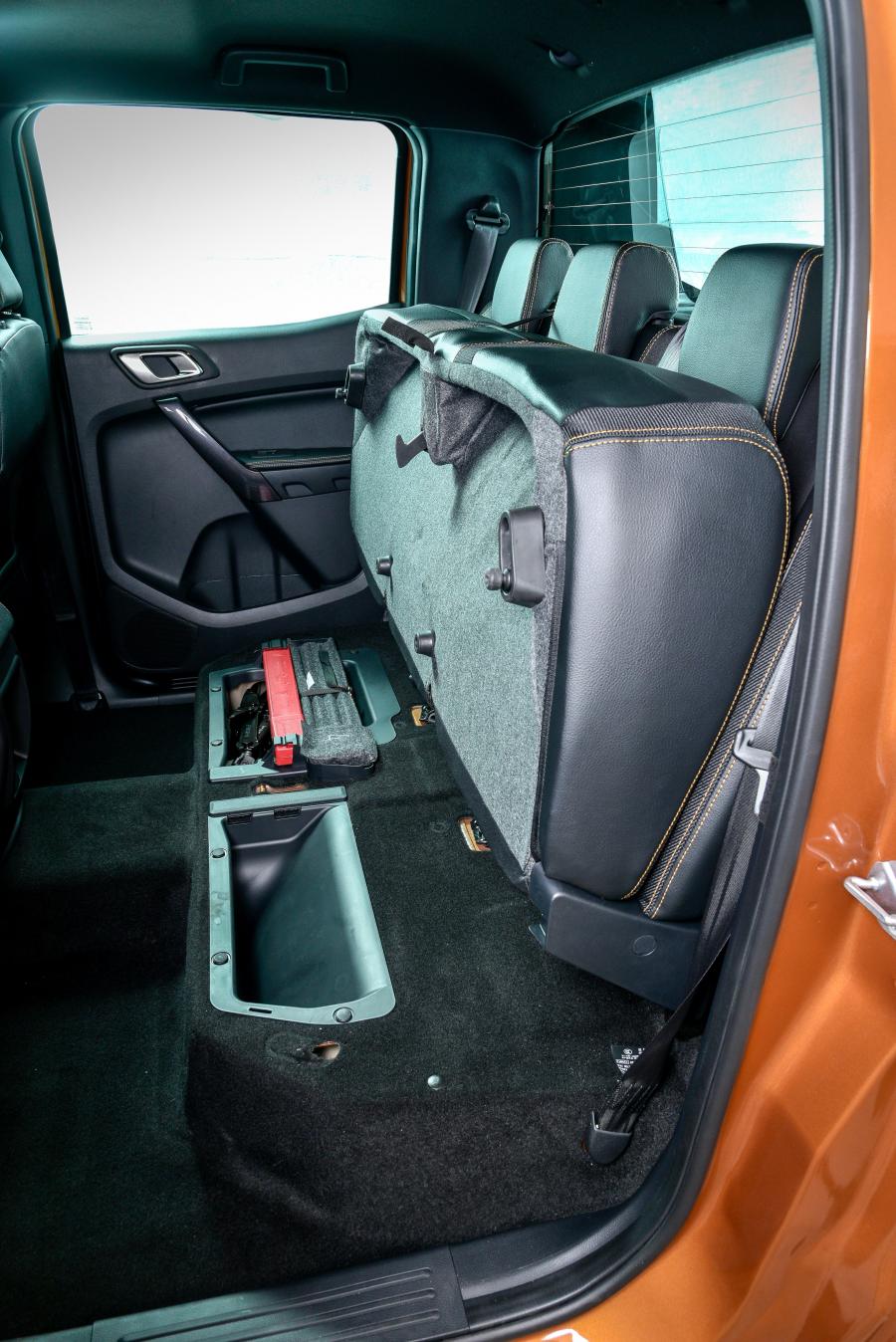 Интерьер Ford Ranger Wildtrak 2019 года  (ZA) (фото 20 из 40)